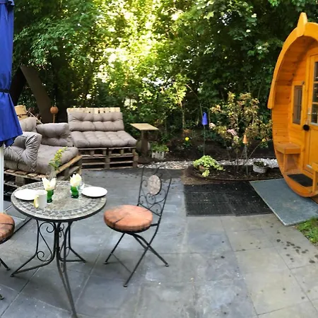 Holz-Wohnfass In Muenchen-Nymphenburg Appartement Buitenkant foto